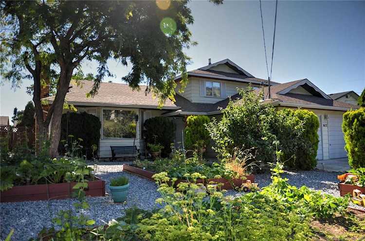 3672 Granada Crescent West Kelowna, BC V4T1J9