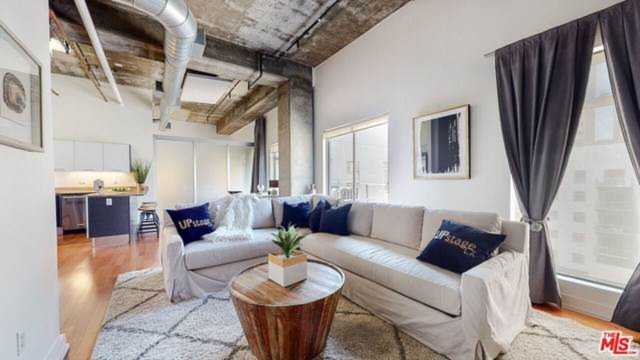 645 W 9th Street #718 Los Angeles, CA 90015