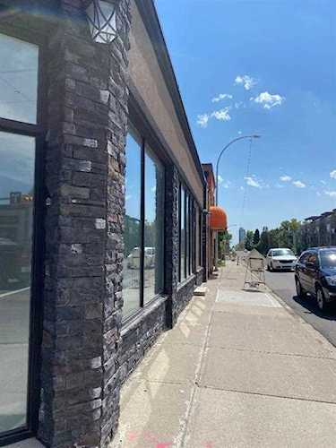 730 Edmonton Trl NE Calgary, AB T2E 3J4