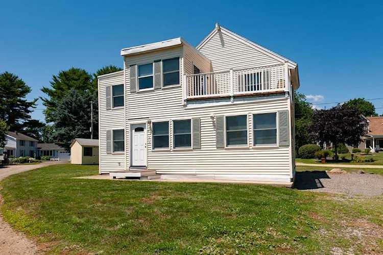 4 Desmond Ln York, ME 03909