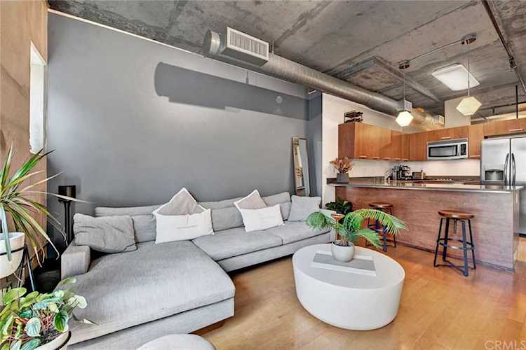 645 W 9th Street #425 Los Angeles, CA 90015