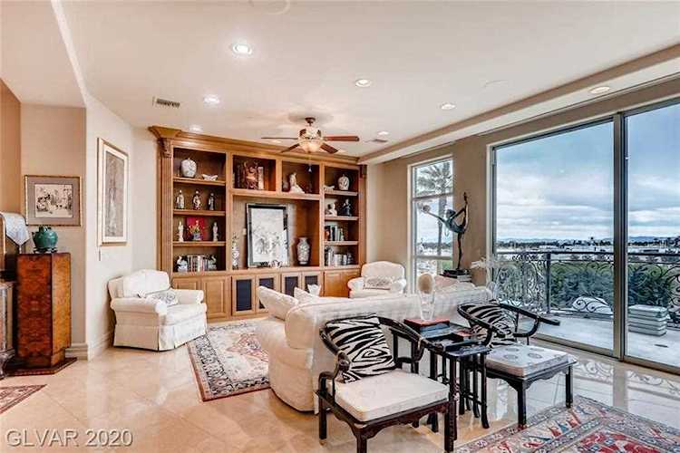 9101 Alta Dr #16 Las Vegas, NV 89145