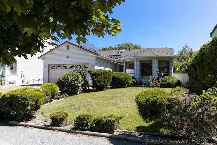 229 Moubray Road Kelowna, BC V1V1S4