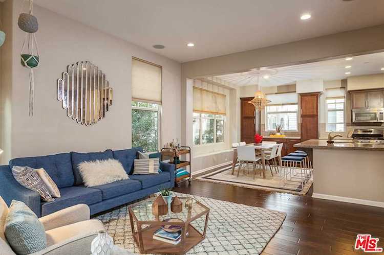 6509 La Mirada Avenue Los Angeles, CA 90038