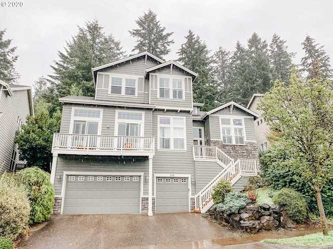 2265 Crestview Dr West Linn, OR 97068