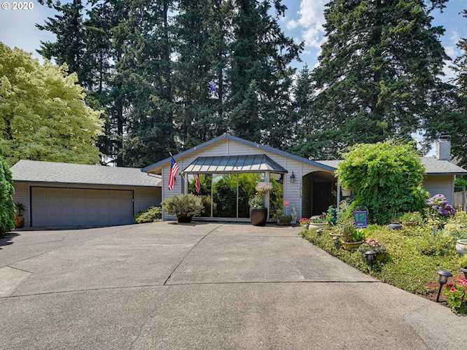 17015 Denney Ct Lake Oswego, OR 97035