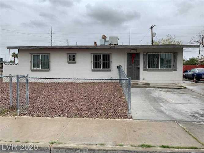5240 Forrest Hills Las Vegas, NV 89108