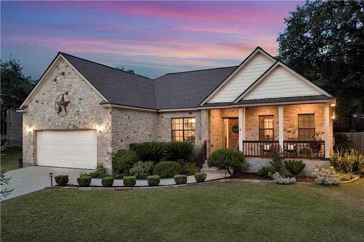 22021 Briarcliff Dr Spicewood, TX 78669