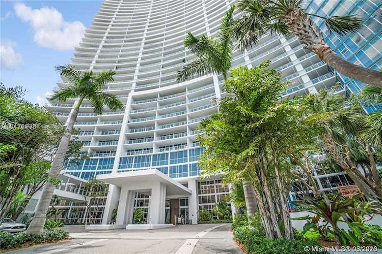 2020 N Bayshore Dr #1805 Miami, FL 33137