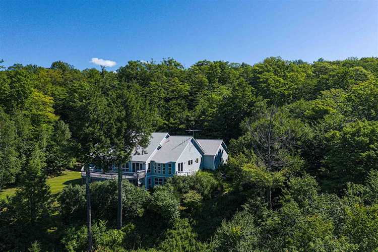 515 White Gates Ln Stowe, VT 05672