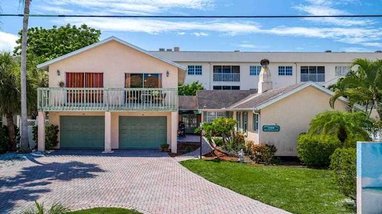 1108 Windsong Ln Sarasota, FL 34242