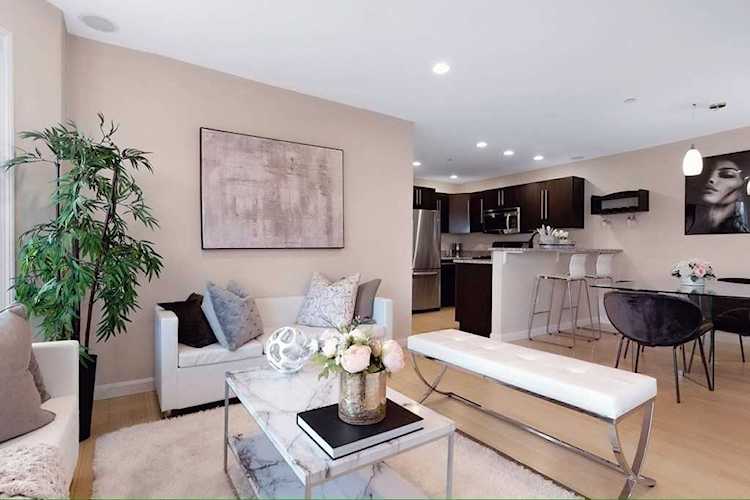 366 W 2nd St #4 Boston, MA 02127