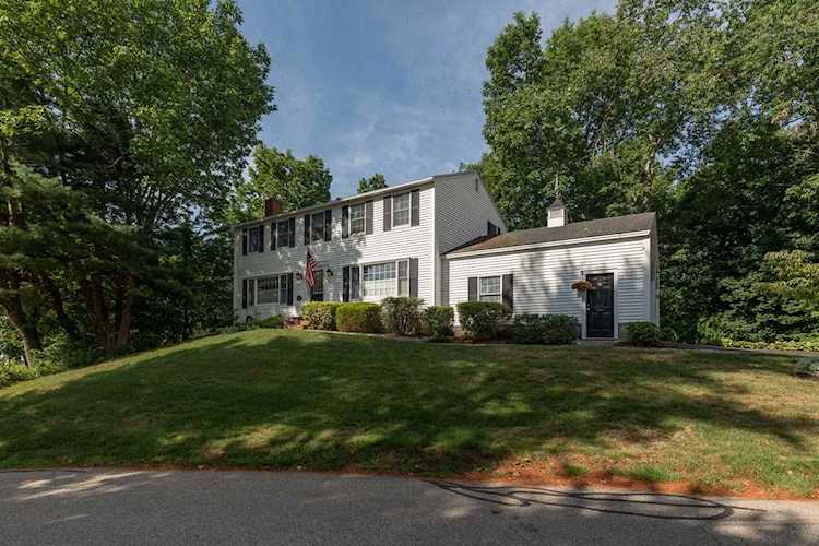 49 Ferncroft Rd York, ME 03909