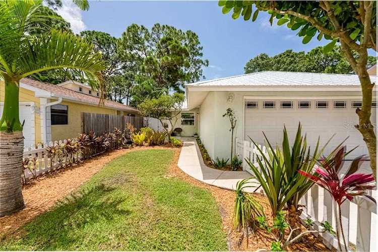 2474 Arapaho St Sarasota, FL 34231