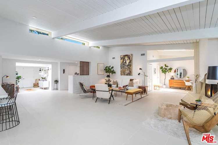 2104 Ridgemont Drive Los Angeles, CA 90046
