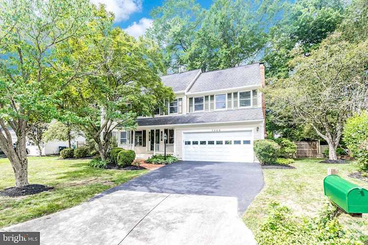 7206 Dogue Forest Ct Alexandria, VA 22315