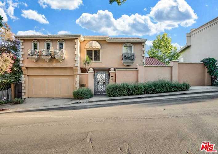 3717 Amesbury Road Los Angeles, CA 90027