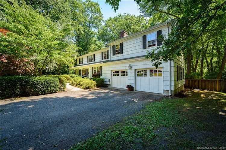 10 Rock Rimmon Lane Stamford, CT 06903