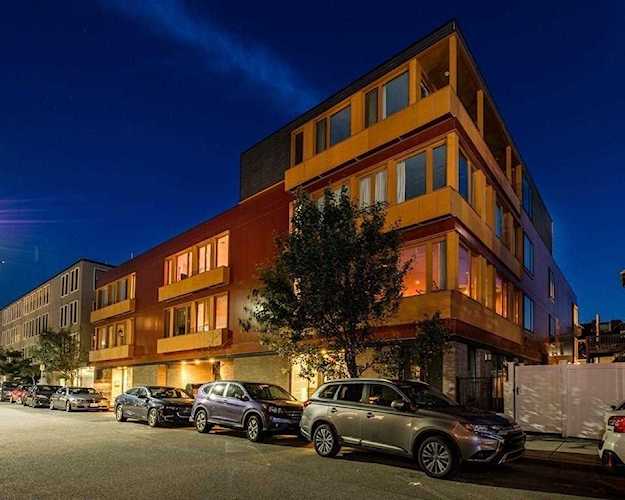 321 W 2nd St #15 Boston, MA 02127