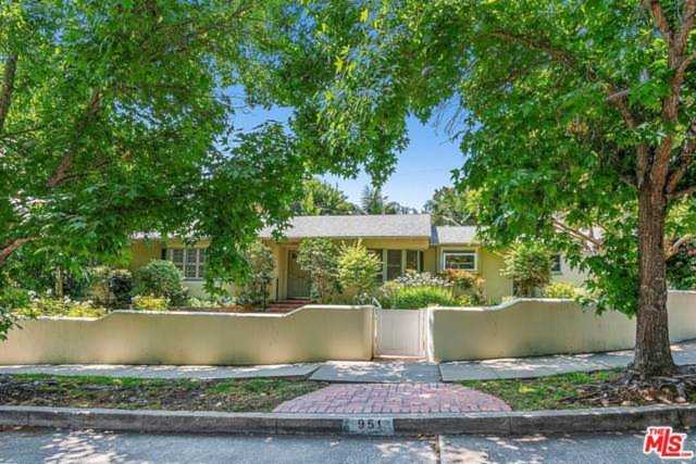 951 S Carmelina Avenue Los Angeles, CA 90049