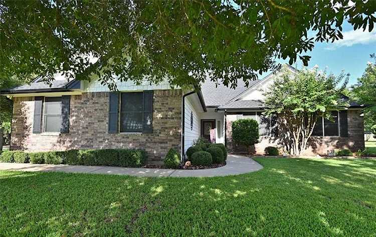 6121 Westover Drive Granbury, TX 76049