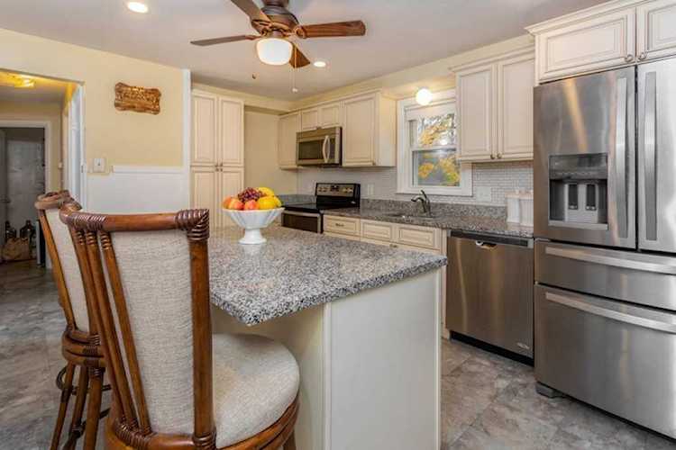 15 Bay Street Wakefield, MA 01880