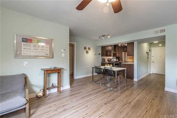 12801 Moorpark Street #101 Studio City, CA 91604