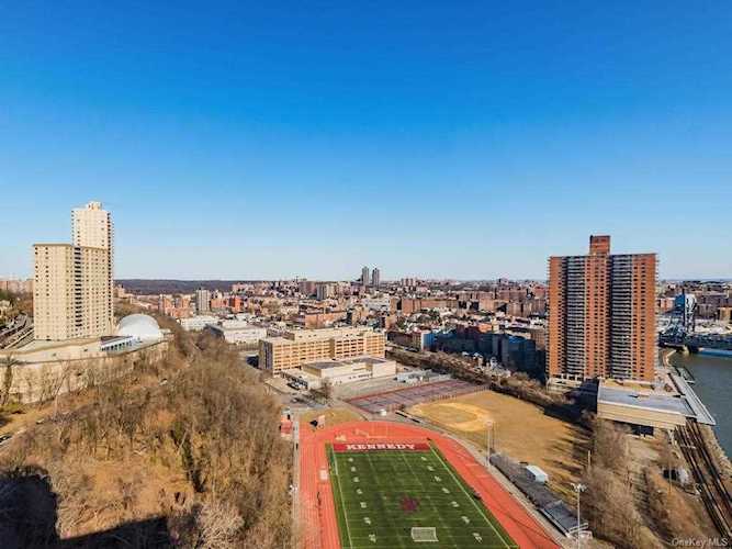 2500 Johnson Avenue #21B Bronx, NY 10463