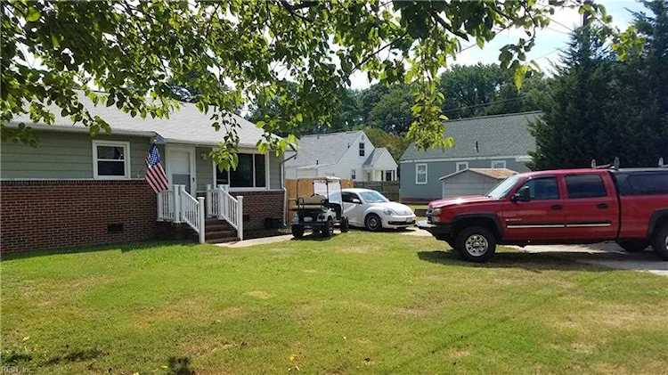 home for sale in Norvella Heights Norfolk VA 23513 - MLS 10333311 Photo 1