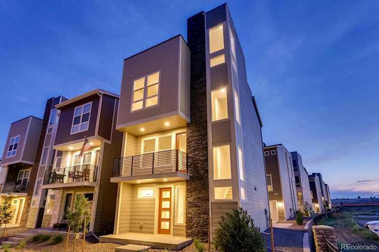 15705 E Broncos Place Centennial, CO 80112
