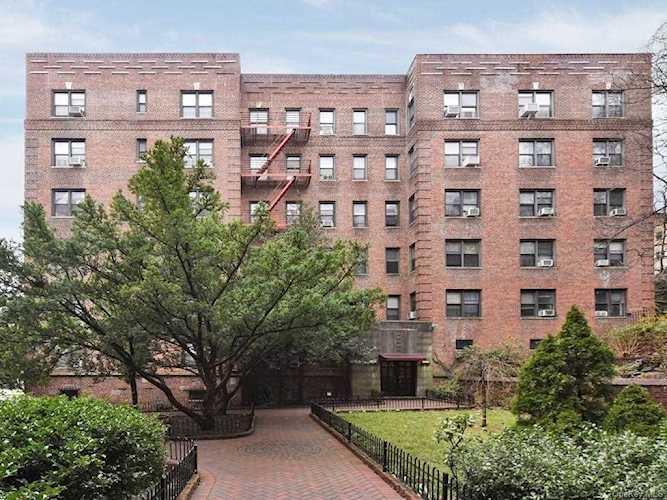 3015 Riverdale Avenue #6A Bronx, NY 10463