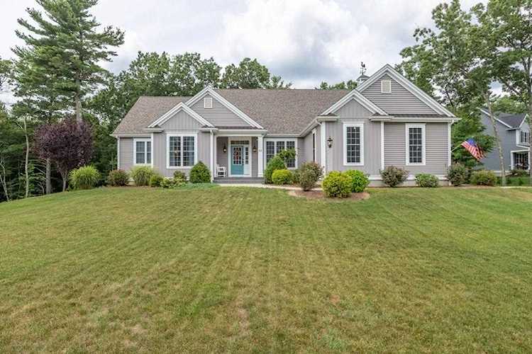 81 Joseph Circle Northbridge, MA 01588