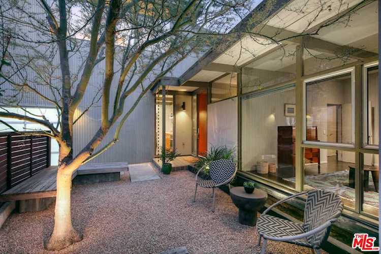 3022 Windsor Avenue Los Angeles, CA 90039