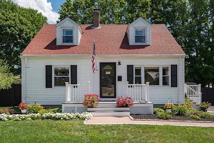 245 Essex St Weymouth, MA 02188 | MLS 72701477 Photo 1