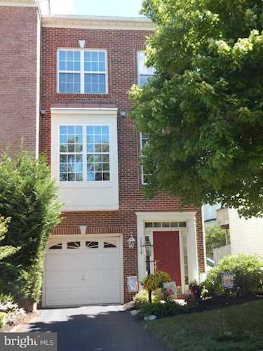 13019 Park Crescent Circle Herndon, VA 20171