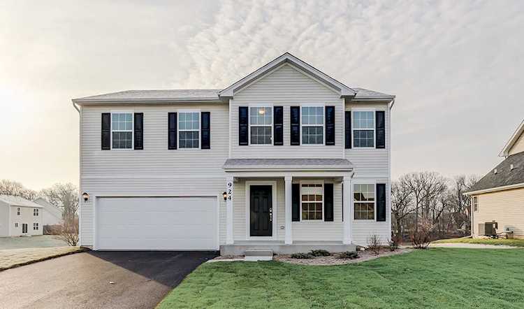 924 Churchill Dr Plano, IL 60545