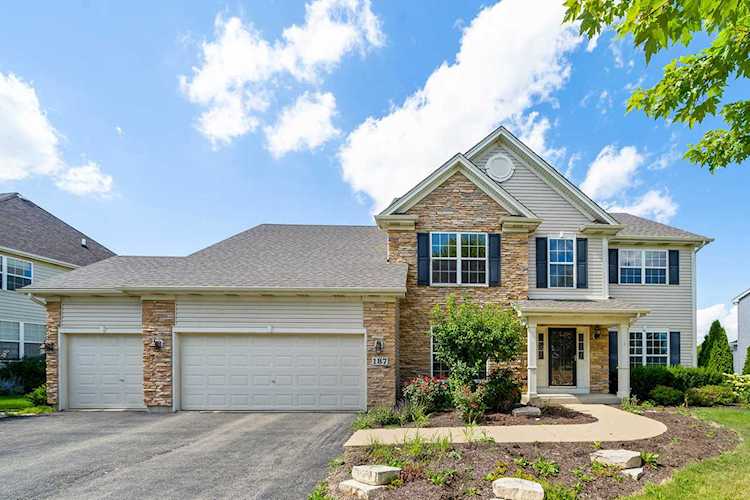 187 Willowwood Dr Oswego, IL 60543