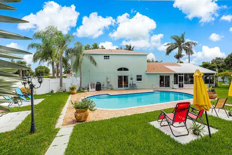 1101 Fairfax Circle Boynton Beach, FL 33436
