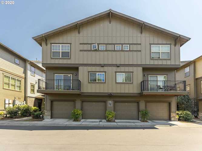 678 NE Roydon Ln Hillsboro, OR 97006