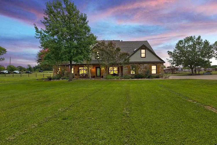 4417 Halo Court Granbury, TX 76049