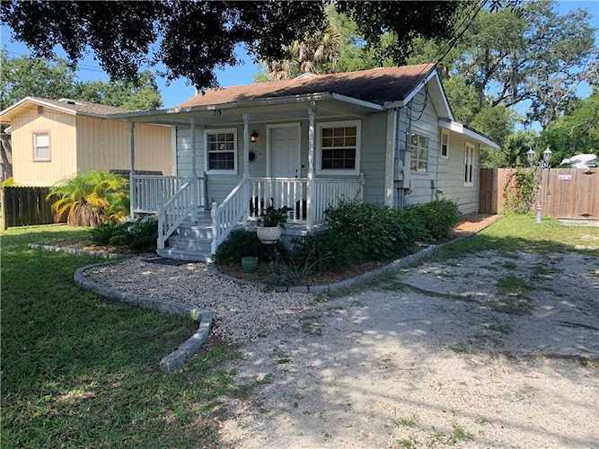 215 N Lockwood Ridge Rd Sarasota, FL 34237