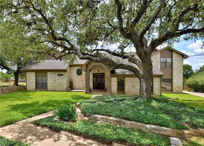 1152 Live Oak Loop Buda, TX 78610