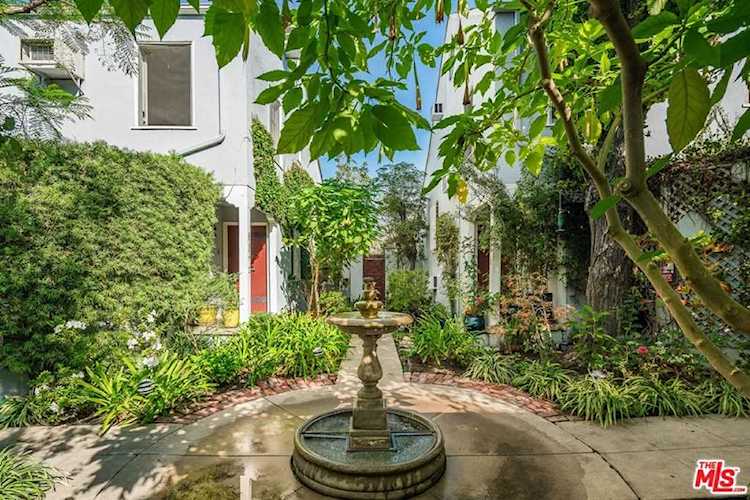 6202 Banner Avenue #1 Los Angeles, CA 90038