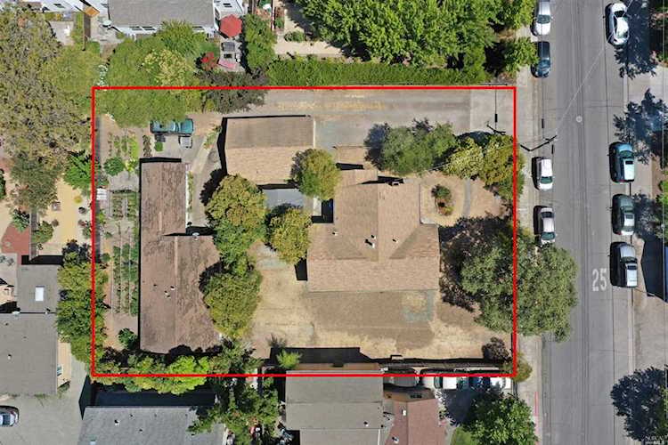 887 W 1st Street Sonoma, CA 95476