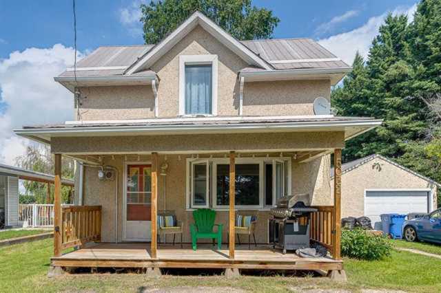 5032 54 Ave Eckville, AB T0M 0X0