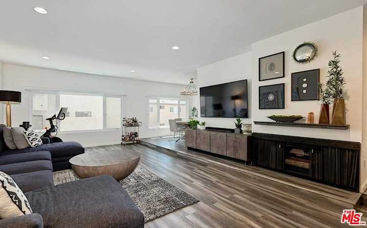 11820 Mayfield Avenue #105 Los Angeles, CA 90049