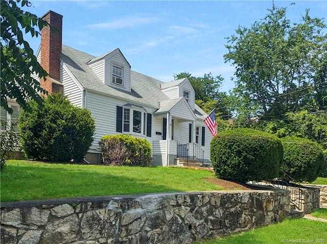 40 Barholm Avenue Stamford, CT 06907