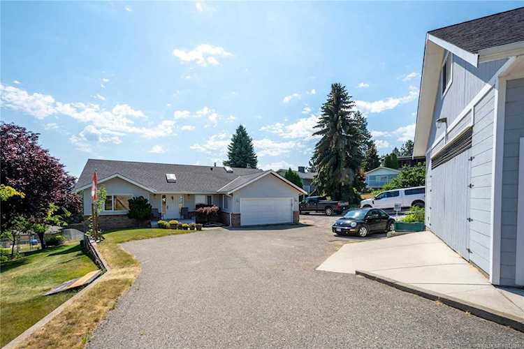 2708 Cordova Way Kelowna, BC V1Z2N3