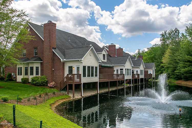 9013 Lyndon Lakes Pl Louisville, KY 40242