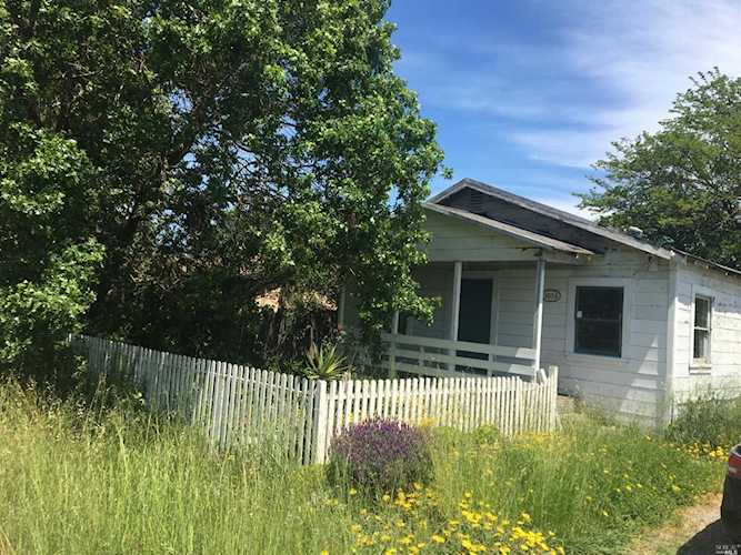 1056 Leddy Avenue Santa Rosa, CA 95407